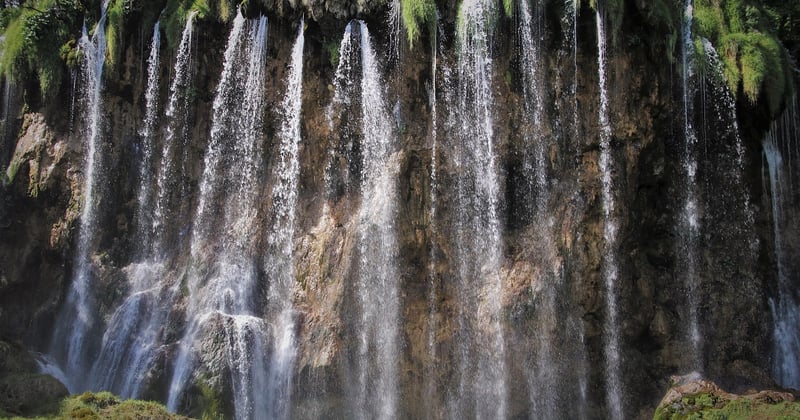 Lacs et cascades : 7 destinations nature pour se ressourcer vraiment